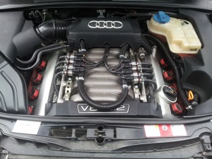 Audi S4 4.2 V8 - variklio skyrius po dujų įrangos STAG montavimo darbų Servise 007